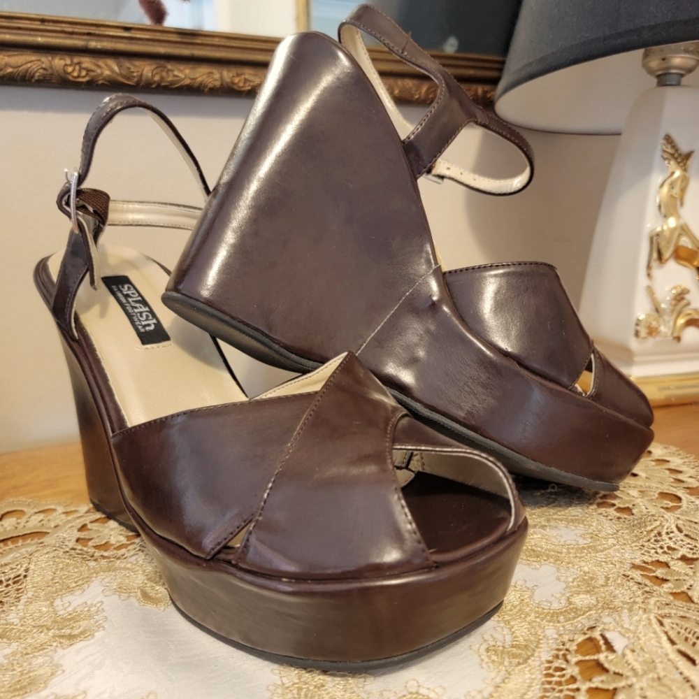 EUCIB 40s Wedge Platform Clogs